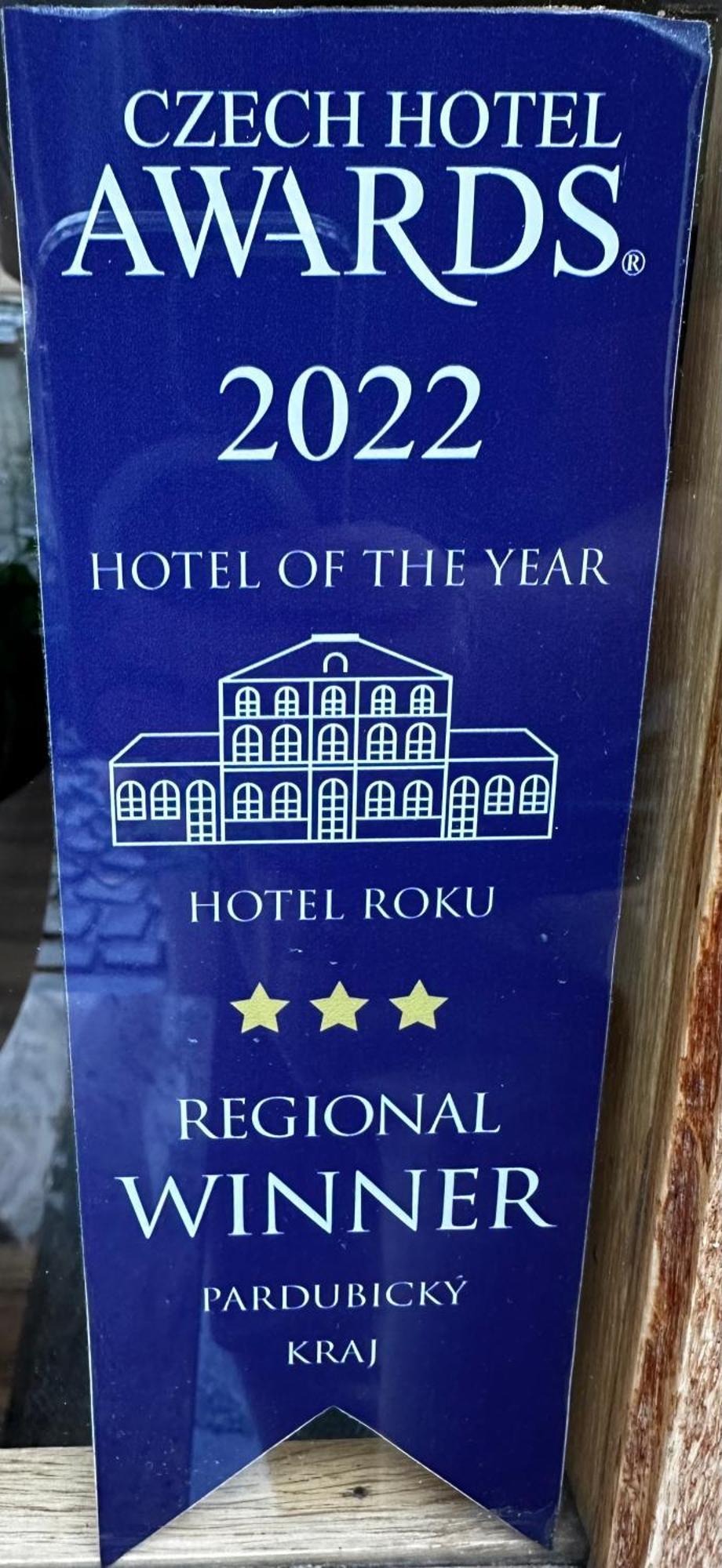Hotel 100 Pardubice Exteriör bild